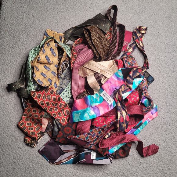 20pc Mens Neckties LOT Wholesale Bulk Collectors Assorted DIY Crafts Cutter Mix - Picture 1 of 2